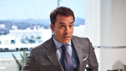 Ari gold Logo